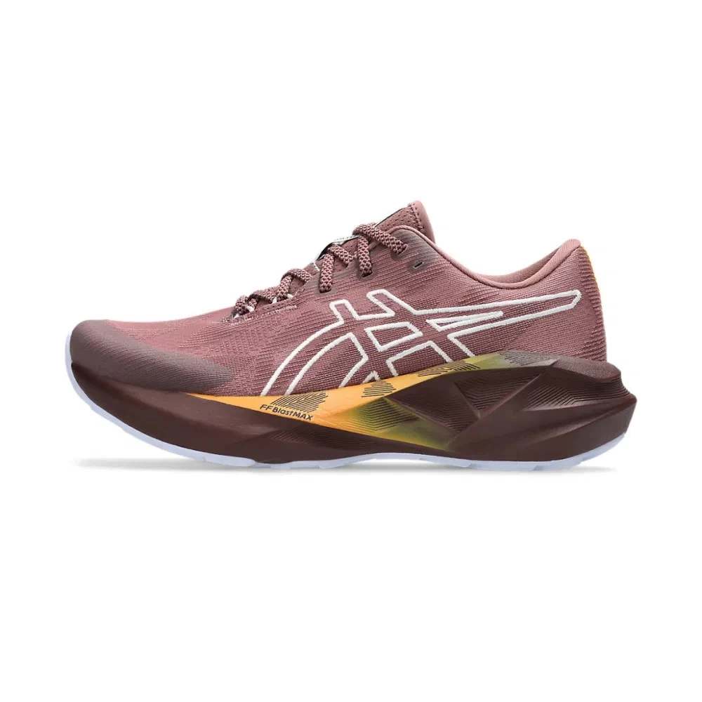 CALZADO ASICS NOVABLAST 5 1012B911600
